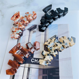 Pince à cheveux en forme de <span class=keywords><strong>M</strong></span> de haute qualité, style griffe de requin, géométrie simple, en acétate d'ambre incurvé, accessoires capillaires en acide acétique creux - Product Image 3