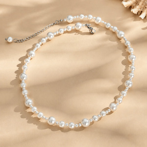 Collier minimaliste transparent en perles simulées, chaîne en acier inoxydable plaqué or, résistant à l'eau, pour femmes - Product Image 4