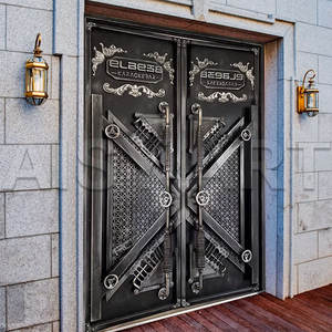 Decorazioni in Metallo Uniche in Stile Industriale Retrò per Bar, Ristoranti, Caffè e Hotel a Tema Pesce e Barbecue - Product Image 1