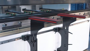 آلة ثني هيدروليكية كهربائية CNC طراز DA-66S (ديليم) 40-600T/1600-6000 مم بـ 4+1 محاور من WUSVEK - Product Image 5