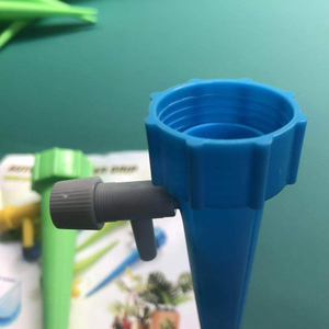 Système d'<span class=keywords><strong>arrosage</strong></span> automatique DIY pour jardin : Dispositif à <span class=keywords><strong>goutte</strong></span>-à-<span class=keywords><strong>goutte</strong></span> <span class=keywords><strong>avec</strong></span> <span class=keywords><strong>bouteille</strong></span> et contrôle de libération lente - Product Image 3