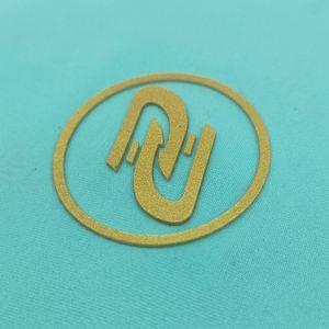 Étiquette 3D en silicone pour vêtements streetwear, logo argenté estampé à chaud, patch en relief thermocollant, résistant à la lavage, transfrontalier - Product Image 3