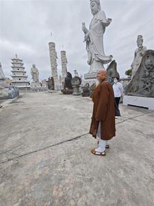 Estatuas de Buda de Gran Tamaño de Granito Gris para Jardín en Venta, Estatua de <span class=keywords><strong>Kwan</strong></span> Yin - Product Image 3