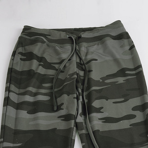 Pantaloni <span class=keywords><strong>a</strong></span> Zampa d'Elefante Slim Retrò con Stampa Camouflage, <span class=keywords><strong>Vita</strong></span> <span class=keywords><strong>Bassa</strong></span> ed Elastico con Coulisse, Stile Trendy e Cool per i Millennial - Product Image 5