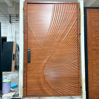 Pintu Masuk Depan Aluminium Cor Modern Berkualitas Tinggi, Pintu Anti Karat Tahan Air dengan Relief Visual 3D untuk Proyek Hunian