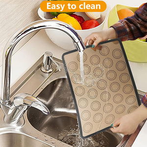 Tapete de Silicona para Hornear de Grado Alimenticio, Reutilizable, Ecológico, Apto para Lavavajillas y Horno, 42x33cm, para Galletas, Macarrones, Pasteles y Pan - Product Image 4