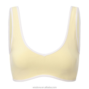 แห้งสบาย เคลื่อนไหวอิสระ: เสื้อกล้ามขนแกะเมอริโนพร้อมสายรัดกว้างที่กระชับ - Product Image 1