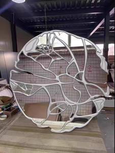 Luxe onregelmatige glazen spiegel voor thuisdecoratie, creatieve wanddecoratie voor restaurant, woonkamer en lobby - Product Image 6