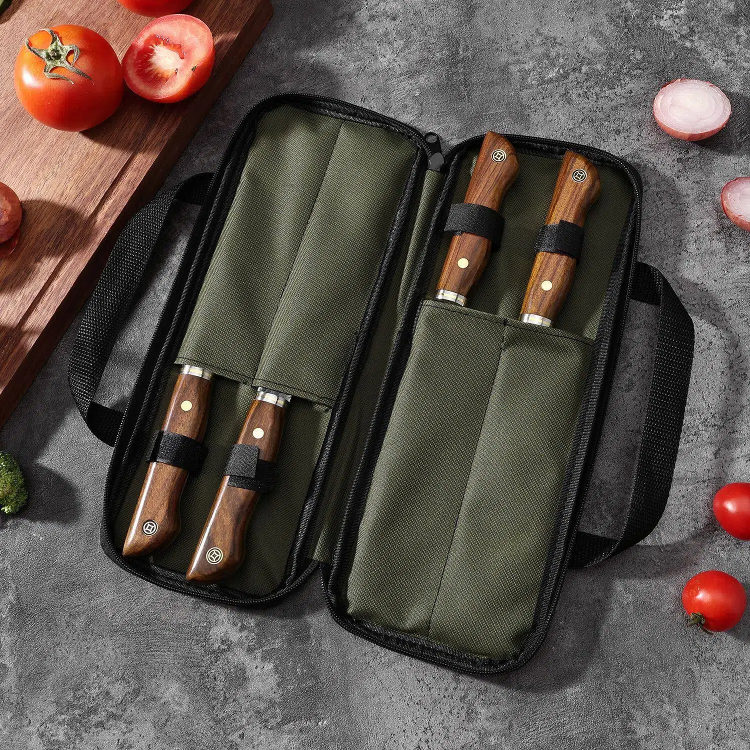 Juego de cuchillos de cocina de cuatro piezas.