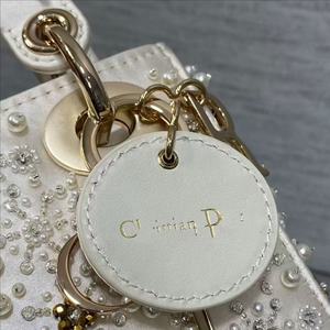 Bolso de Cuero Vacuno de Diseño, Hecho a Mano y Personalizado, Producción en 5 Días, Elegante Bolso de Mano con Asa Superior - Product Image 4