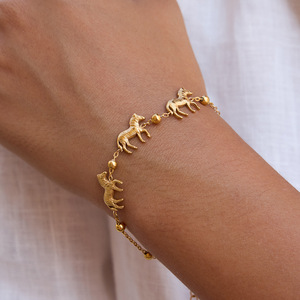 Bracelet porte-bonheur en forme de cheval, plaqué or 18 carats, acier inoxydable, bijoux unisexes, à porter au quotidien - Product Image 3