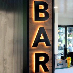 Señales de negocios iluminadas con LED mental 3D personalizadas, señalización de logotipo de marca de empresa de tienda al aire libre - Product Image 1