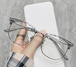 Monture de lunettes vintage pour homme 2025, anti-lumière bleue, lunettes d'ordinateur, mode rétro, rectangulaire, en acier inoxydable - Product Image 5