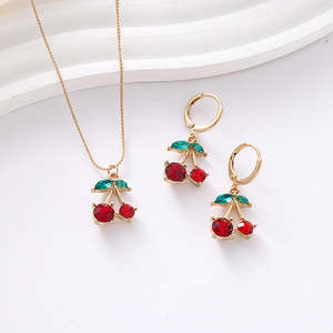 Set di Gioielli con Collana e Orecchini a Forma di Ciliegia per Donne, Stile Estivo Dolce e Fruttato, Accessori alla Moda - Product Image 6