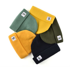 Bonnet à revers classique fabricant couleur unie chapeau d'hiver chaud étiquette tissée personnalisée bonnets tricotés épais pour femmes hommes - Product Image 2