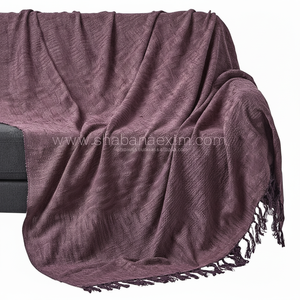 ผ้าห่มผ้าฝ้ายทอมือที่เป็นมิตรต่อสิ่งแวดล้อมสีน้ำตาลพร้อมดีไซน์แบบทอผ้าห่มน้ำหนักเบาผลิตในอินเดียสำหรับแบรนด์เพื่อการใช้ชีวิตที่ยั่งยืน - Product Image 1