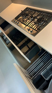 Meuble de cuisine de luxe en bois massif de style moderne personnalisé avec rangement à tiroirs pour sublimer l'esthétique de la cuisine - Product Image 5