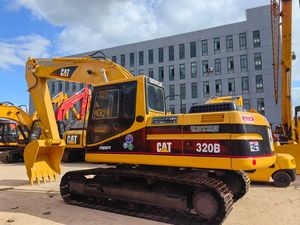 Excavatrice sur chenilles hydraulique CAT 320B d'occasion, pelleuse de chantier lourde de 20 tonnes - Product Image 2