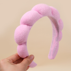 Set di 4 Pezzi Personalizzati per Spa: Fascia per Capelli, Polsini, Mollette e Fasce Imbottite in Spugna per Donne - Product Image 2