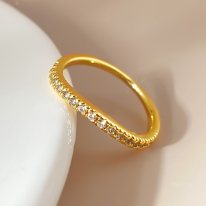 Anillo de Boda Curvo con Zirconia, Anillo Apilable Chapado en Oro de 18K, Anillo de Eternidad con Engaste Pavé, Estilo Clásico para Mujer - Product Image 5