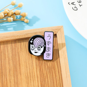 Pin de esmalte de cómic de terror <span class=keywords><strong>Tomie</strong></span> Girl Mia Wallace, insignia ovalada y rectangular galvanizada, accesorio para bolso - Product Image 2