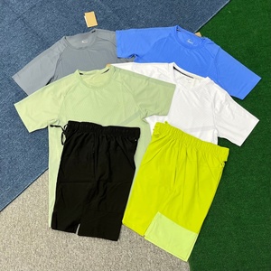 Nuovo marchio da <span class=keywords><strong>uomo</strong></span> che corre a maniche corte e da corsa maratona di allenamento ad asciugatura rapida pantaloncini casual ampia tuta sportiva traspirante - Product Image 1