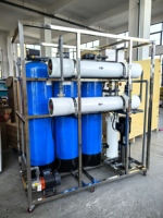 Système purificateur d'eau industriel par osmose inverse 1000LPH-2000LPH avec pompe et moteur Système de filtration d'eau haute capacité