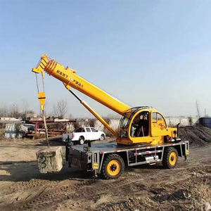 Camiones Todoterreno con Grúas de 8, 10, 12 y 16 Toneladas de Alta Capacidad de Elevación - Product Image 5