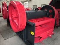 Concasseur à mâchoires fin Hongxing Mining Quarry PEX 300*1300, moteur AC 55 kW, 16-105 Tph, pour granit et construction, pièces de rechange longue durée