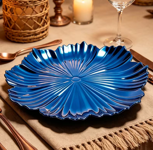 Assiettes de présentation en plastique de 13 pouces, design floral, pour la maison et les événements de mariage, idéales pour la restauration fine - Product Image 3