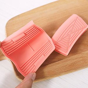 Manchettes de four en silicone isolantes pour poignées de casseroles et poêles – Offre spéciale - Product Image 3