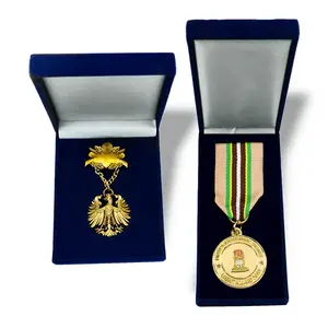 Usine en gros personnalisé prix médaillon nous honneur velours boîte médaille et insigne