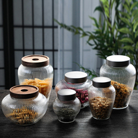Grote glazen voorraadpot met deksel, grote inhoud, 'Big Belly'-design voor het bewaren van gedroogd fruit en snacks.