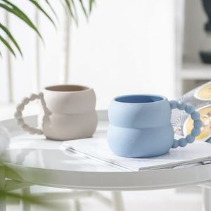 <span class=keywords><strong>M</strong></span> personalizado azul Simple escandinavo grasa Taza de cerámica con mango de burbuja creativa para el hogar taza de agua Oficina tazas de café - Product Image 3