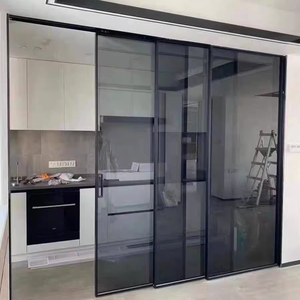 Porte coulissante innovante à vitrage synchrone à 3 voies, cadre <span class=keywords><strong>intérieur</strong></span> <span class=keywords><strong>en</strong></span> aluminium, <span class=keywords><strong>cloison</strong></span> de <span class=keywords><strong>verre</strong></span> mobile pour maisons de cuisine - Product Image 1