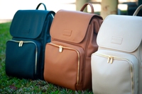 Sac à dos à langer imperméable en cuir végétalien personnalisé avec USB pour bébé, sac de voyage de luxe pour maternité avec matelas à langer en PU