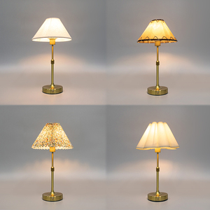 Lampada da Tavolo Ricaricabile Senza Fili con <span class=keywords><strong>Paralume</strong></span> in Tessuto Personalizzato e Base in Metallo Retrò, Stile Americano - Product Image 2