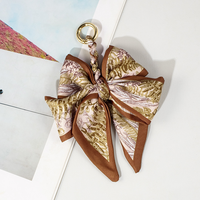 Gran Lazo de Seda con Cinturón para Bolso de Mujer, Colgante Decorativo para Bolso, Lazo con Patrón Geométrico y Anillo Dorado para Accesorios de Bolsos DIY