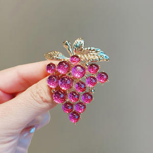 Broche en forme de raisin, cristal, strass, alliage plaqué or, épingles personnalisées, breloques, embellissements, bijoux DIY, fête de fiançailles, tendance - Product Image 5