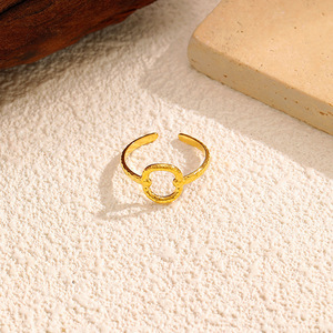 Bague de mode minimaliste en acier inoxydable plaqué or et boucles d'oreilles ouvertes polies en <span class=keywords><strong>cercle</strong></span> <span class=keywords><strong>doré</strong></span>, vente en gros, pour usage quotidien - Product Image 2
