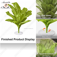 Vente directe usine ANNIELU : Centre de table sculptural vert sauge en tissu transparent avec fleurs, pour mariage, banquet, événement, location et décoration