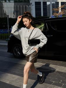 Sac à bandoulière fin en cuir de vachette premium, style pochette à <span class=keywords><strong>rabat</strong></span>, pour les trajets mains libres et les voyages en ville, Fournisseur OEM Allemagne Pays-Bas - Product Image 4