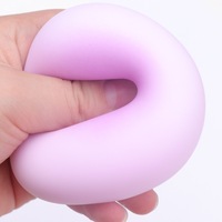 Balle anti-stress en Mochi fraise à récupération lente de 6 cm, jouet unisexe en caoutchouc malléable, balle anti-stress arc-en-ciel 9145, 18 ans et plus