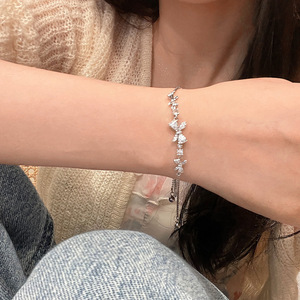 Bracelet exquis et mignon en alliage plaqué argent avec nœud en cristal, chaîne minimaliste coréenne en zircon, bijou pour femme, <span class=keywords><strong>cadeau</strong></span> - Product Image 3