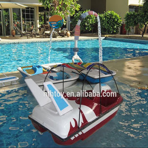 Pedalò a Forma di Astronave per 2 Persone - Attrezzatura per Giochi d'Acqua in Vendita - Product Image 3