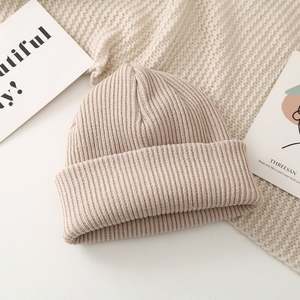 Gorros de Punto al por Mayor con Logotipo Personalizado, Gorros de Invierno Acrílicos con Logotipo Bordado Personalizado, Gorros Cálidos y Cómodos - Product Image 6