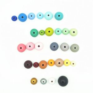 Cuentas de madera natural de colores mezclados personalizadas para manualidades Cuentas espaciadoras de madera redondas sin terminar para la fabricación de joyas Decoración del hogar - Product Image 4