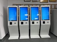 Kiosque de billetterie en libre-service de 23,6'' avec code QR et reconnaissance faciale (SDK activé), sur pied, pour sites touristiques et cinémas
