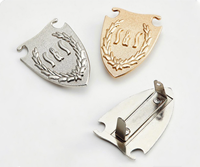 Étiquettes de logo en métal avec design découpé personnalisé Marque déposée pour étiquettes de marque de vêtement Plaque d'identification de lettre de sac à main personnalisée