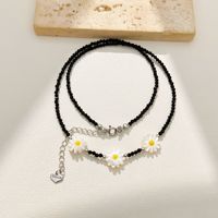 Collier tendance à pendentif fleur en perles coquillages, petit format - Accessoire de mode élégant pour le quotidien et idéal comme cadeau